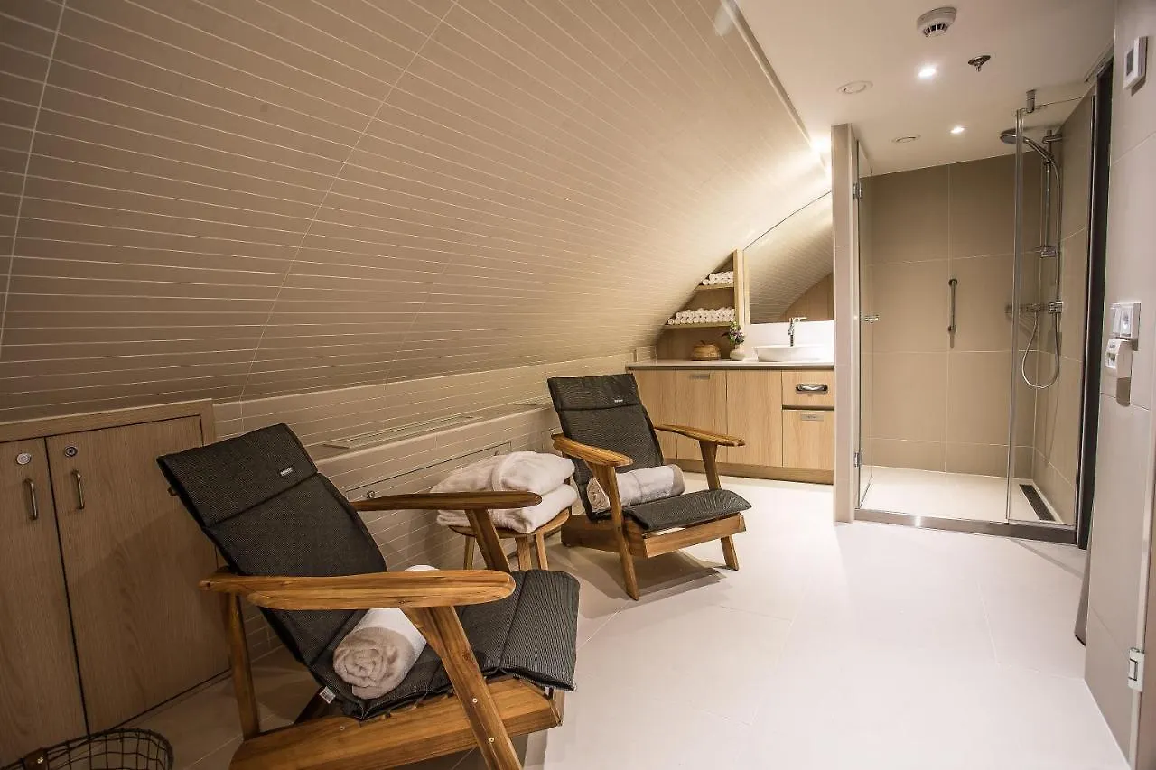 Fairtours Hotelschiff Asara***** デュッセルドルフ ドイツ