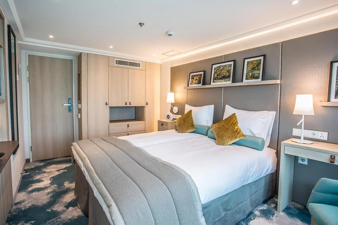 Botel Fairtours Hotelschiff Asara***** Dusseldorf Germany